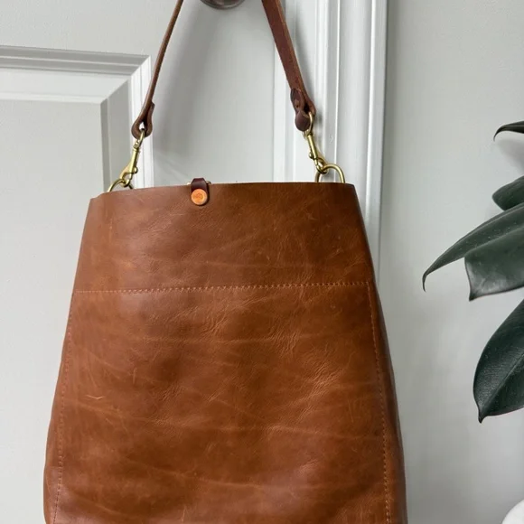 Meanwhile Back on the Farm Leather Carryall - Picture 2 of 13